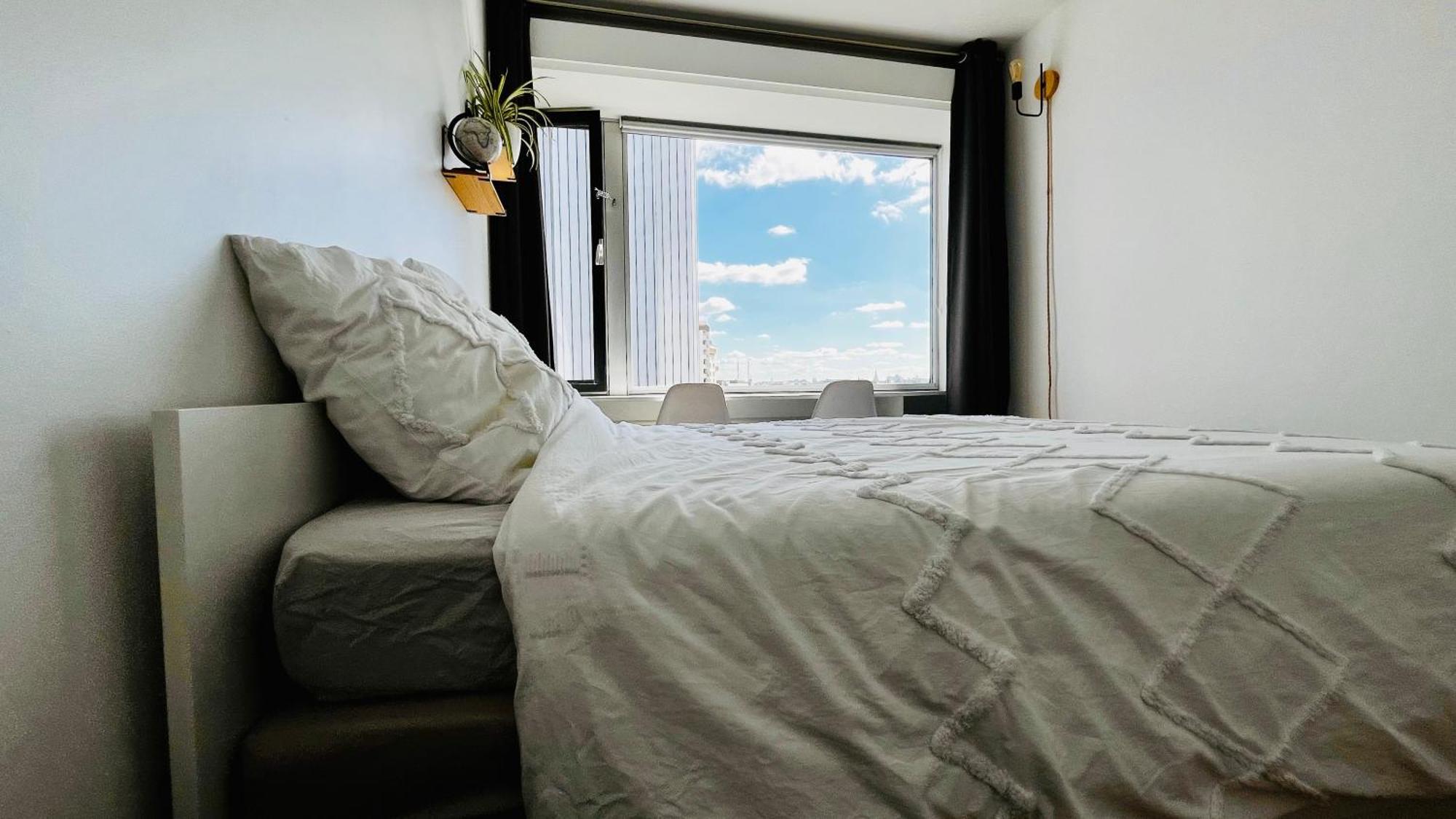2 Private Bedrooms, Montparnasse Station ปารีส ภายนอก รูปภาพ